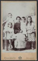 cca 1900 Brassói család. Knauer Gy. vizitkártya méretű fotó