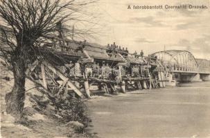 Orsova, A felrobbantott Cserna-híd katonákkal. Hutterer G. kiadása / destroyed bridge with soldiers