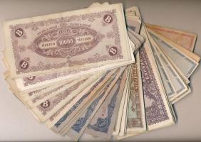 87db-os vegyes pengő bankjegy tétel, mellette 20db adópengő T:III,III-