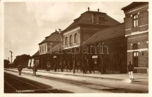 Lipótvár, Újvároska, Leopoldov; Vasútállomás / railway station (EK)