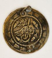 Ezüst(Ag) medál arab felirattal, jelzés nélkül, d: 3,5 cm, nettó: 6,3 g
