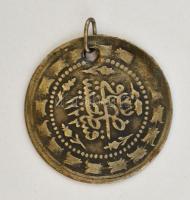 Ezüst(Ag) medál arab felirattal, jelzés nélkül, d: 3,5 cm, nettó: 6,3 g