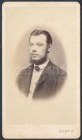 cca 1860 Prager J. budai fényképészeti műtermében készült, vizitkártya méretű férfiportré, 10,5x6 cm