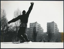 cca 1979 Gebhardt György (1910-1993): Budapesti szobrok, 4 db vintage fotóművészeti alkotás, jelzés nélküli fényképek a szerző hagyatékából, 24x18 cm