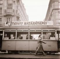 1969 Mozifilm reklámok a villamosok tetején, 3 db vintage negatív, 6x6 cm