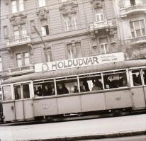 1969 Mozifilm reklámok a villamosok tetején, 3 db vintage negatív, 6x6 cm