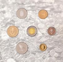 2004. 1Ft-100Ft (7xklf) forgalmi sor dísztokban, valamint 2004. 50Ft Cu-Ni "Magyarország az Eur...