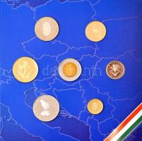 2004. 1Ft-100Ft (7xklf) forgalmi sor dísztokban, valamint 2004. 50Ft Cu-Ni "Magyarország az Eur...