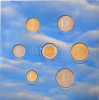 2004. 1Ft-100Ft (7xklf) forgalmi sor dísztokban, valamint 2004. 50Ft Cu-Ni "Magyarország az Eur...