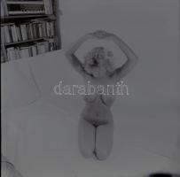 cca 1978 Szép lányok szép felvételei, 13 db szolidan erotikus vintage negatív, 6x6 cm