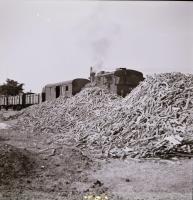 cca 1958 Kecskeméti Parkettagyár, 7 db vintage negatív Medgyesi László hagyatékából, 6x6 cm és 4x6 c...