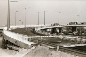 1982 Budapest, a Hungária csomópont építéséről és a Vidámparkról készített 24 db szabadon felhasznál...