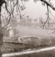 cca 1968 Budapesti városképek, 21 db szabadon felhasználható vintage negatív, 6x6 cm