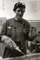 1950 április 7. Képriport a MÁVAUT-nál, Rózsa György (?-?) fotóriporter hagyatékában őrzött, szabado...