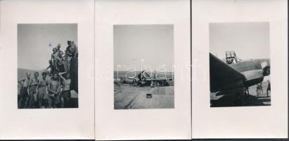 1944 Az orcii (taszár) diákmunka táborban, egy bombázó repülő mellett készült 3 db feliratozott kép. 6,5x10 cm