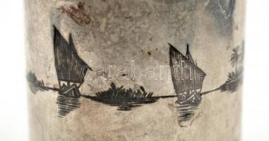 Ezüst (Ag.) teás doboz, nielló díszítéssel, jelzett, d: 6 cm, nettó 103 g