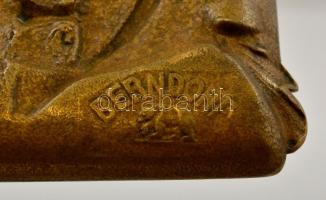 Vadászmotívumos Berndorf réz kisplasztika, jelzett, 15,5×9,5 cm