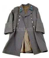cca 1960 rendőr kabát, 5 db szalagsávval, korának megfelelő állapotban, rang jelzéssel
