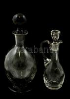 4 db üveg kiöntő, köztük, metszett és hámozott is, némelyik kis csorbával, különböző méretben