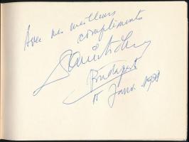 Neves emberek aláírásai füzetbe gyűjtve(Lukács Miklós, Kováts Kolos, Kalmár Magda, Sas Sylvia, Róna ...