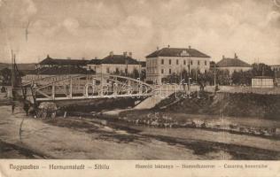 Nagyszeben, Hermannstadt, Sibiu; Honvéd laktanya híddal / military barracks and bridge (EK)