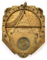 cca 1710-1760 Összecsukható, állítható ekvatoriális (egyenlítői) napóra iránytűvel, a főbb európai városokkal, réz, jelzett (Martin Koch, Graz [műk. 1719/1723-1749, Salzburg]), kis sérüléssel, csavarokkal, viseltes bőr tokban, 10,5×8,5×3,5 cm /  cca 1710-1760 Foldable and adjustable equatorial/equinoctial sundial, with compass, with the names of the main European cities, copper, with hallmark (Martin Koch, Graz [fl. 1719/1723-1749, Salzburg]), with a minor damage, with screws, in a worn-out leather case, 10,5×8,5×3,5 cm