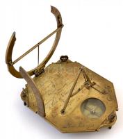 cca 1710-1760 Összecsukható, állítható ekvatoriális (egyenlítői) napóra iránytűvel, a főbb európai v...