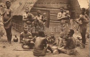 L'indigene tel qu'on le voit chez lui, Bantandu / Native Congolese naked women and children, pipe (from postcard booklet) (EK)