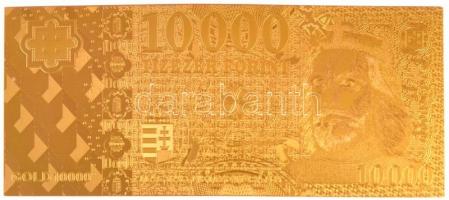 ~2014. 10.000Ft aranyozott bankjegy replika, aranyozott, elefánt mintás tartóban T:UNC