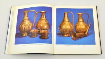 László Gyula, Rácz István: A nagyszentmiklósi kincs. Bp., 1983, Corvina. Harmadik kiadás. Kiadói egé...