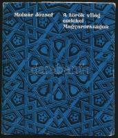 4 db török kori műemlékekről szóló könyv: Molnár József:  A török világ emlékei Magyarországon. Bp., 1976, Corvina. Kiadói papírkötésben. Gerő Győző: Pécs török műemlékei. Bp., 1960, Képzőművészeti Alap Kiadóvállalata. Műemlékeink sorozat. Kiadói papírkötésben. Molnár József: Eger török műemlékei Bp., 1961,  Képzőművészeti Alap Kiadóvállalata. Műemlékeink sorozat. Kiadói papírkötésben. Molnár József: Szigetvár török műemlékei Bp., 1958,  Képzőművészeti Alap Kiadóvállalata. Műemlékeink sorozat. Kiadói papírkötésben.