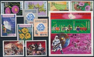 8 db sor, 1 bélyeg és 1 blokk 2 stecklapon 8 sets, 1 stamp and 1 block