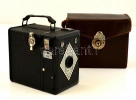 cca 1930 Bilora Stop-Box 6x9 rollfilmes box fényképezőgép, eredeti bőr tokjában / Bilora box camera