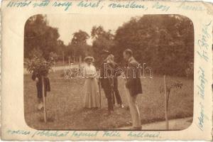 1912 Szinye, Svinia; kastély park uraságokkal, Szinyei Merse Zsigmond levele / castle park with noblemen, photo (EK)