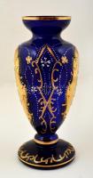 Virágmintás dekoratív kék színű váza, kézzel festett, jelzés nélkül, kis kopásnyomokkal, m: 29,5 cm