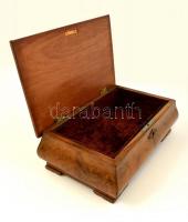 Régi asztali fa doboz, kulcs nélkül zár szerkezet hiányos, jó állapotban, plüss belsővel, 27x17x10 c...