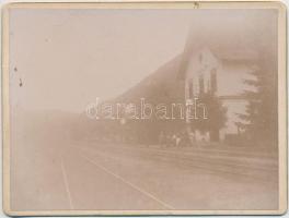 cca 1900 Vocsitelep, Vasútállomás, kartonra ragasztva, 9x12 cm / railway station
