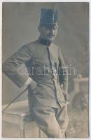 cca 1910 Katona portréja, fotólap, postán megküldve, 14×9 cm
