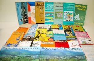 38 db térkép, autós-, város-, és túristatérképek főleg Németország, kevés Cseh- és Lengyelország