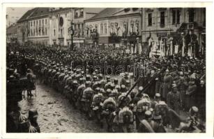 1938 Kassa, Kosice; a magyar csapatok bevonulása, Horthy Miklós / entry of the Hungarian troops, So. Stpl