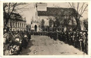 1938 Losonc, Lucenec; bevonulás / entry of the Hungarian troops '1938 Losonc visszatért' So. Stpl