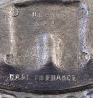 Fém hamutartó a párizsi diadalív képével, jelzett, 10×8 cm