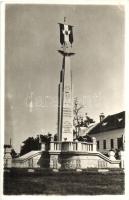 1943 Bihardiószeg, Diosig; bevonulás és hősi emlékmű / heroes monument, photo (EK)