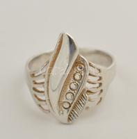 Ezüst(Ag) áttört hullámos gyűrű, jelzett, méret: 54, nettó: 3 g