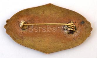 "Mariatál", porcelán berakásos fém bross, 2×4 cm