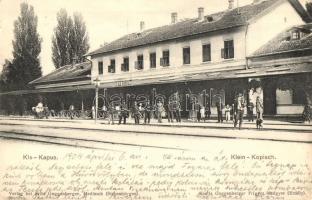 1904 Kiskapus, Klein-Kopisch, Copsa Mica; Vasútállomás, vasutasok, Guggenberger Frigyes kiadása / railway station, railwaymen