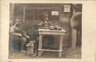 1917 Bukovina, szabó, ruhajavító és cipész a fronton a táborban, varrógép / WWI K.u.K. military, tailors, shoemakers and garment repair the frontline in the camp, sewing machine, photo