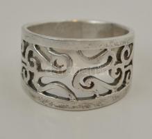 Ezüst(Ag) áttört indamintás gyűrű, jelzett, méret:  57, nettó: 5,9 g