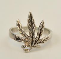Ezüst(Ag) cannabis gyűrű, jelzett, méret: 50, nettó: 1,9 g