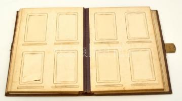 XIX. századi dekoratív bőr fényképalbum 88 db vizitkártya számára. Réz kapcsokkal. Intakt, korához k...